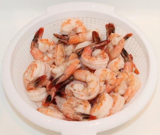 توزیع مستقیم میگو منجمد پوست کنده بسته بندی