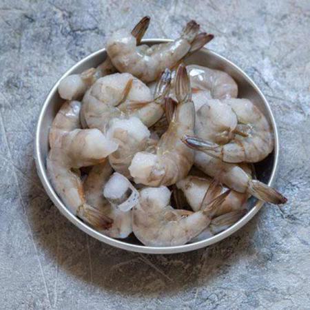 بررسی مناطق مناسب برای پرورش میگو